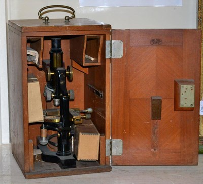 Lot 149 - A Carl Zeiss microscope, cased