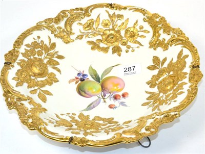 Lot 287 - A 19th century Meissen gilt decorated plate