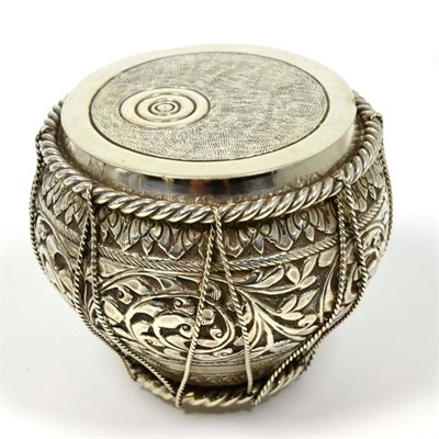 Lot 354 - A silver drum form box and cover