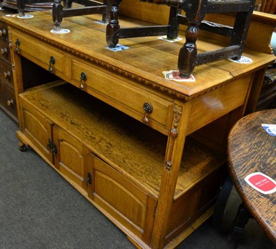 Lot 1370 - An oak buffet