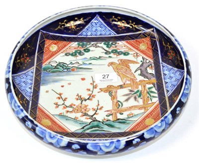 Lot 27 - A 19th/20th century Japanese porcelain bowl