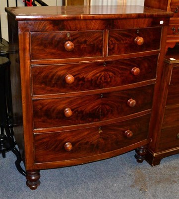 Lot 1223 - Victorian mahogany bow fronted four height chest of drawers