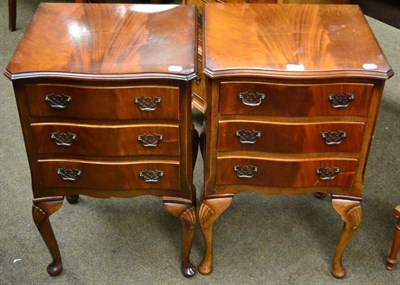 Lot 1325 - Pair of reproduction mahogany bedside chests of drawers