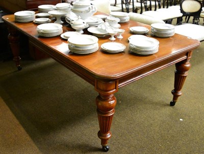 Lot 1458 - Victorian mahogany wind-out dining table