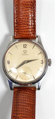 Lot 98 - A gents stainless steel wristwatch, signed Omega
