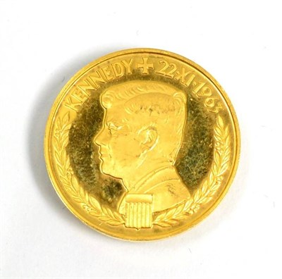 Lot 107 - An American commemorative medal for John F. Kennedy, dated 22.XI.1963, stamped 0.980 (gold)