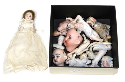 Lot 402 - Miniature bisque dolls, snow babies etc