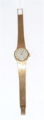 Lot 80 - A 9 carat gold lady's Tissot wristwatch