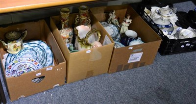 Lot 1118 - A group of ceramics to include a Chinese export plate; Japanese vases; a Wedgwood blue jasper...