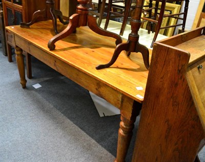 Lot 1218 - A pine country kitchen table