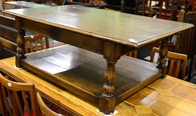 Lot 1285 - A large coffee table