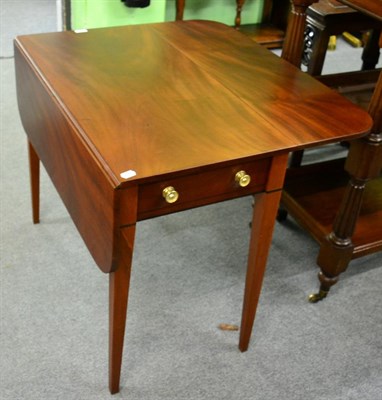 Lot 1292 - A mahogany Pembroke table