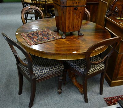 Lot 1338 - A Victorian rosewood breakfast table