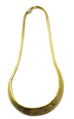 Lot 84 - A 9ct three colour gold necklace