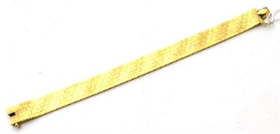 Lot 89 - A 9ct gold textured link bracelet