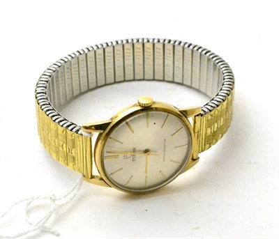 Lot 105 - A 9ct gold centre seconds wristwatch, signed Tudor