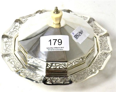 Lot 179 - A silver butter dish and cover, by Sydneu Hall & Co, Sheffield 1934 with glass liner
