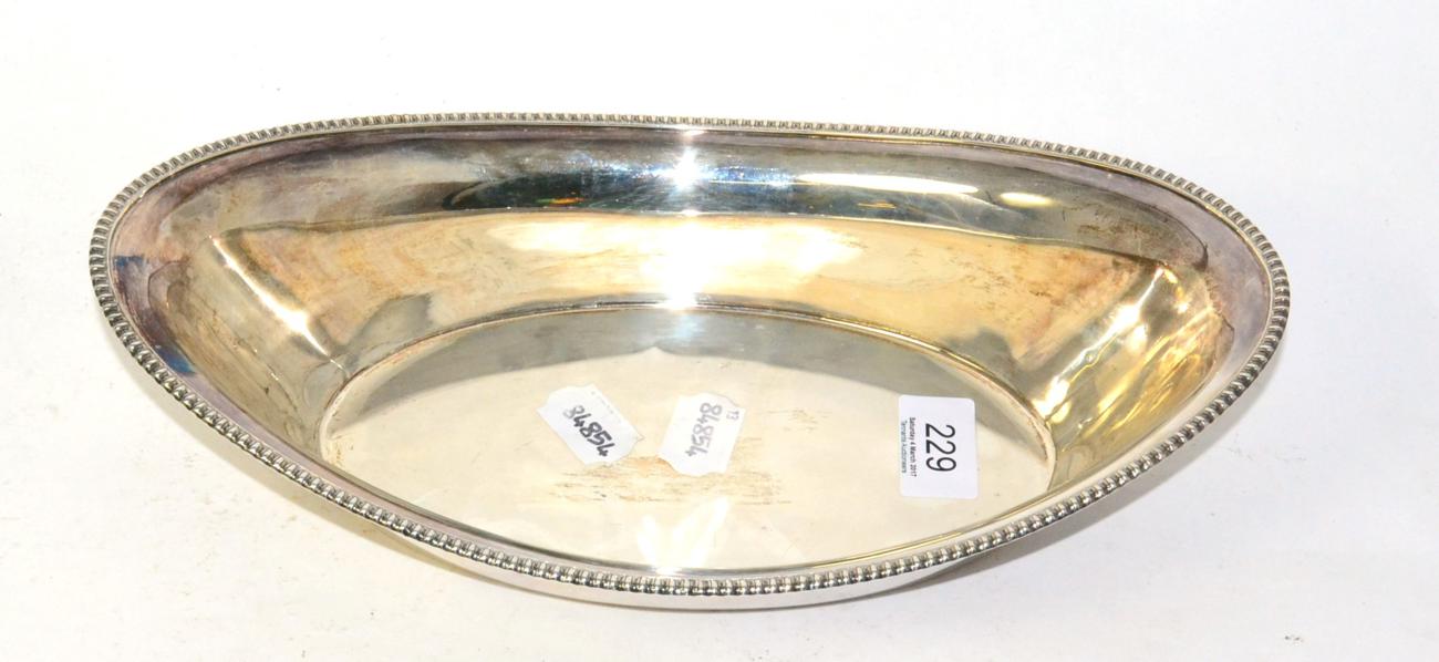 Lot 229 - A silver dish, by H A, Sheffield, 1933, of plain navette form, approximately 15 ozs