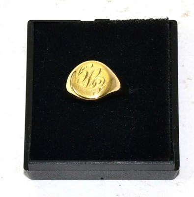 Lot 272 - An 18ct gold signet ring