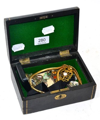 Lot 280 - A gas pipe style necklace and assorted costume jewellery in a jewellery case