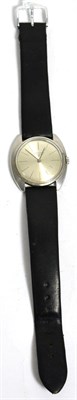 Lot 100 - A stainless steel wristwatch signed Longines