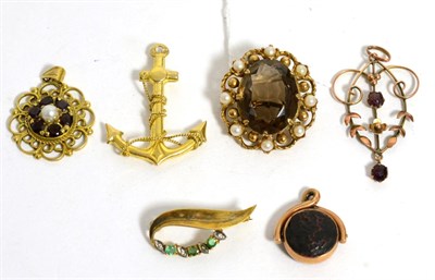 Lot 219 - A 9ct gold smokey quartz and cultured pearl brooch, an Art Nouveau pendant, a garnet and...