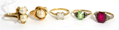 Lot 247 - A 9ct gold cultured pearl ring, finger size N and four other gem set rings (5)