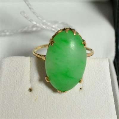 Lot 277 - A jade ring, finger size M1/2