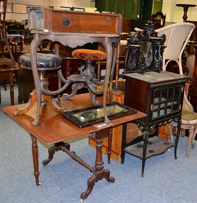 Lot 1113 - A Victorian mahogany Sutherland table together with an Edwardian small side cabinet with mirror...