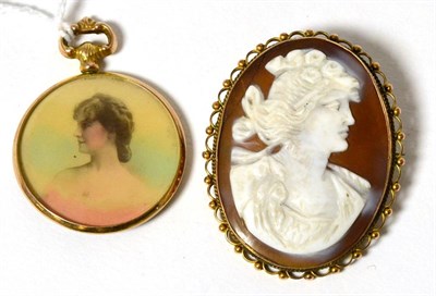 Lot 81 - A 9ct gold framed shell cameo brooch and a portrait fob