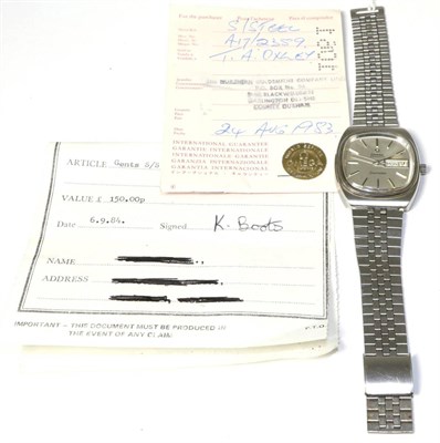 Lot 192 - A stainless steel automatic wristwatch, signed Omega, Seamaster