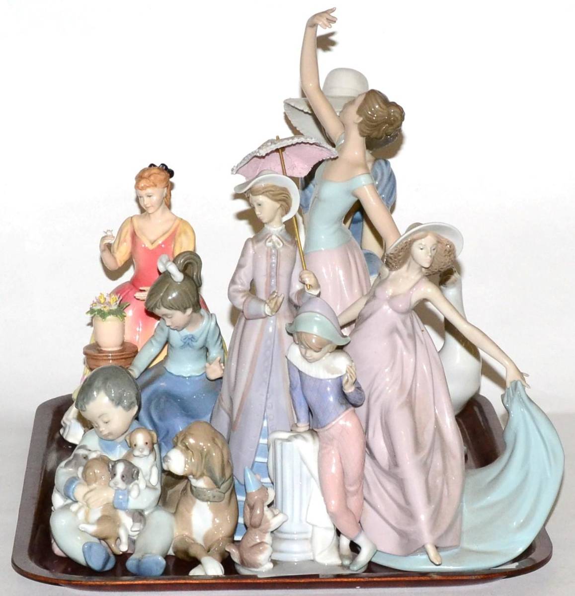 Lot 477 - Five various Lladro figures, together with