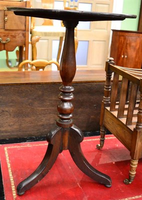 Lot 1322 - George III tripod table