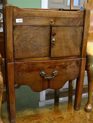 Lot 1329 - George III tray top commode