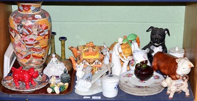 Lot 149 - A group of ceramics including a Mellaware bull, Spanish porcelain figure groups, cottage wares,...