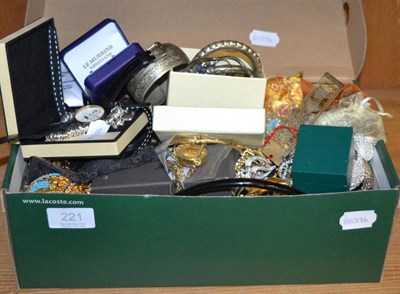 Lot 221 - A group of silver and costume jewellery including Links of London bracelet, Gucci watch, Dior...