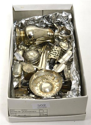 Lot 302 - A miscellaneous collection of silver and silver plated items of vertu and others, including a Dutch