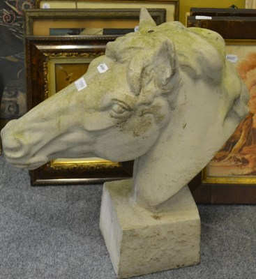 Lot 1098 - A horse head bust