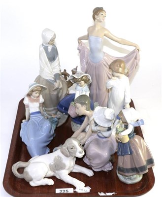 Lot 225 - A quantity of Lladro and Nao figures (9)