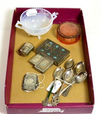 Lot 354 - A collection of assorted silver including a Victorian silver vinaigrette, another Georgian...