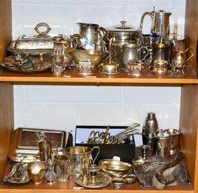 Lot 386 - A large quantity of plated ware including entree dishes, a tea pot, sauce boats, toast rack,...