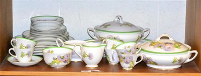 Lot 390 - A Royal Doulton dinner and tea set