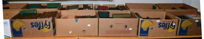 Lot 1150 - Large quantity of books on various subjects including leather bindings, four volumes The History of