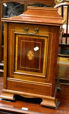 Lot 1260 - An Edwardian string inlaid coal purdonium