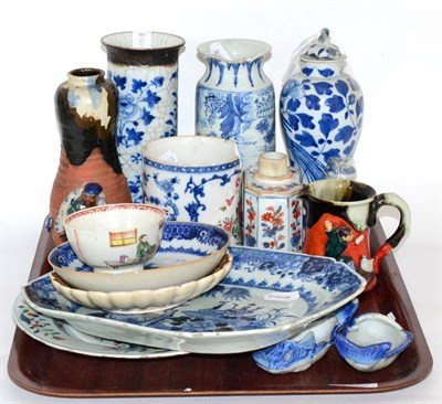 Lot 39 - A collection of Chinese and Japanese pottery and porcelain, 18th to 20th century including tea...