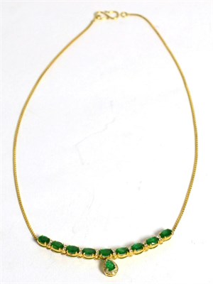 Lot 92 - An emerald and diamond necklace