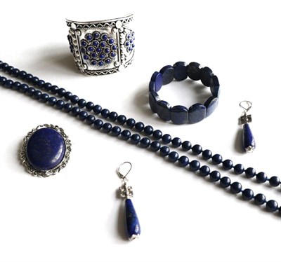 Lot 195 - A group of lapis lazuli jewellery