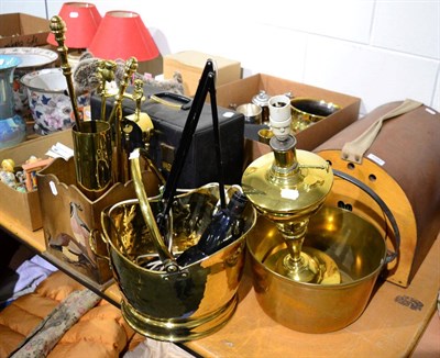 Lot 1082 - A group of copper, brass and silver plate, etc