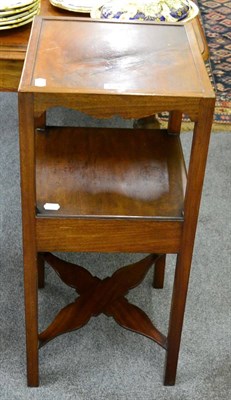 Lot 1376 - An early 19th century mahogany wash stand