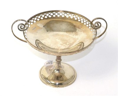 Lot 26 - A silver twin handled tazza of Neo Classical design, Sheffield, 1912